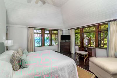 Luxury Villa Photo #21