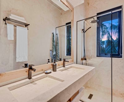 Luxury Villa Photo #42
