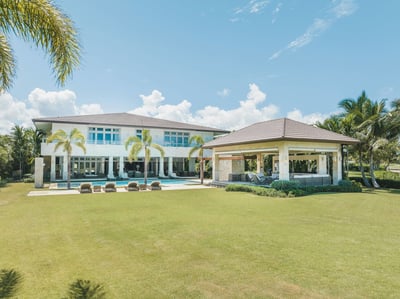 Luxury Villa Photo #5