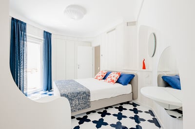 Luxury Villa Photo #30