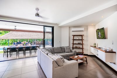 Luxury Villa Photo #22