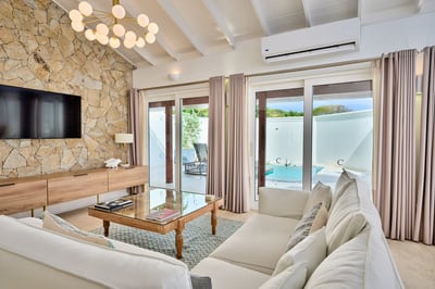 Luxury Villa Photo #2