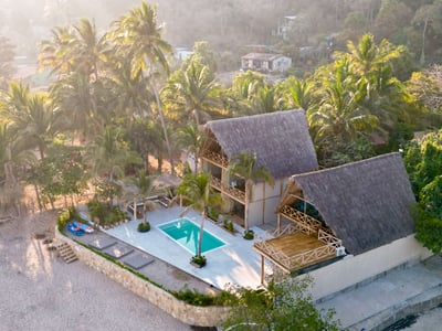 Luxury Villa Photo #6