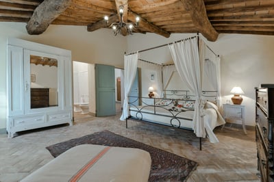Luxury Villa Photo #17
