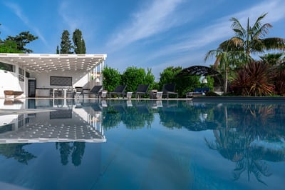 Luxury Villa Photo #5