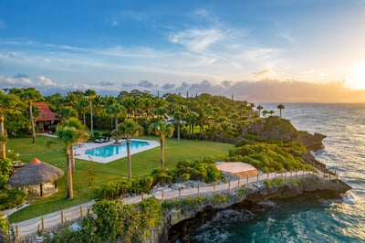 Luxury Villa Photo #6