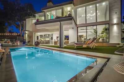 Luxury Villa Photo #3