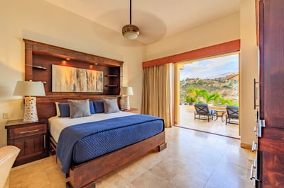 Luxury Villa Photo #35