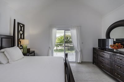 Luxury Villa Photo #26
