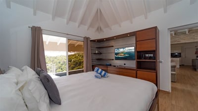 Luxury Villa Photo #41