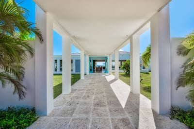 Luxury Villa Photo #8