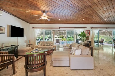 Luxury Villa Photo #12