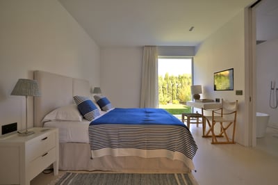 Luxury Villa Photo #23