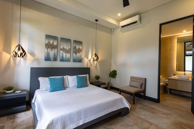 Luxury Villa Photo #13