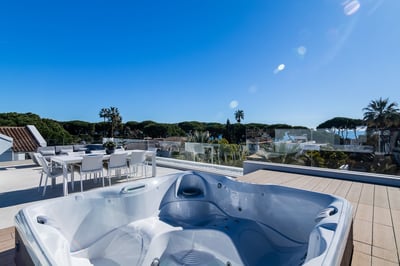 Luxury Villa Photo #7