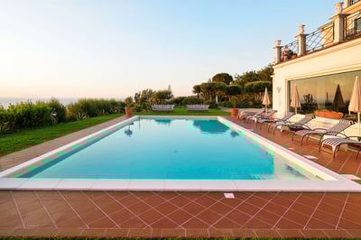 Luxury Villa Photo #12