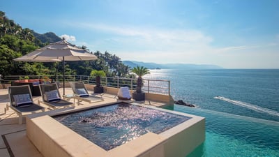 Luxury Villa Photo #5