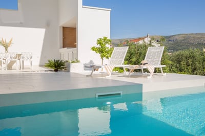 Luxury Villa Photo #12