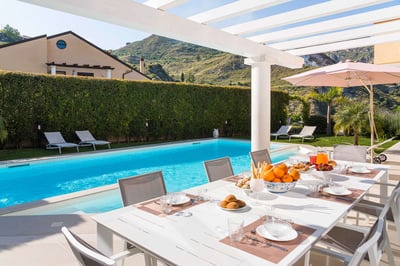 Luxury Villa Photo #10