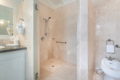 Luxury Villa Photo #39