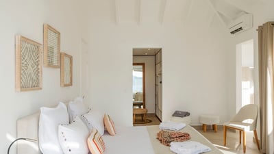 Luxury Villa Photo #37