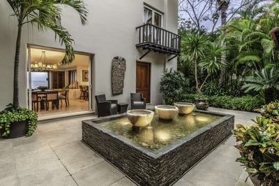 Luxury Villa Photo #13