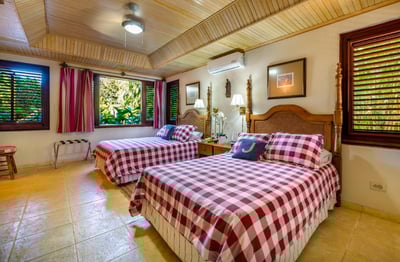 Luxury Villa Photo #20