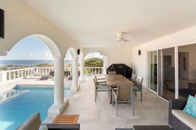 Luxury Villa Photo #4