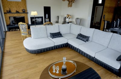 Luxury Villa Photo #6