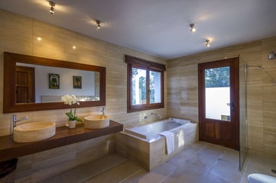 Luxury Villa Photo #26