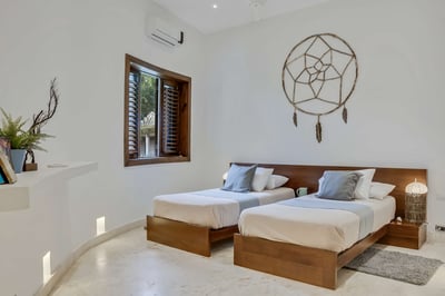 Luxury Villa Photo #41