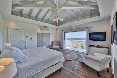 Luxury Villa Photo #16