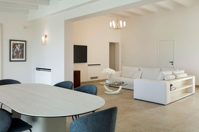 Luxury Villa Photo #32