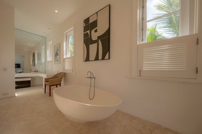 Luxury Villa Photo #57