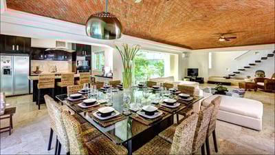 Luxury Villa Photo #9