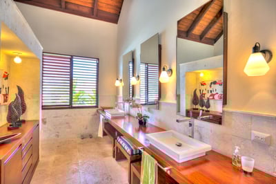 Luxury Villa Photo #31