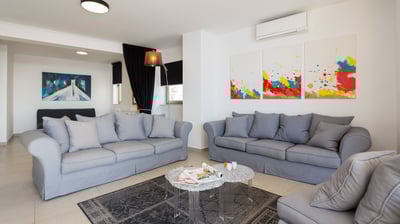 Luxury Villa Photo #12