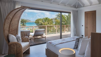 Bedroom 1: On the upper&nbsp;level. King&nbsp;size bed, air conditioning, ceiling fan, safe, dressin