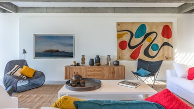 Living Area: Expansive living area opening onto the terrace. HD-TV, Dish Network, Apple TV, ceiling 