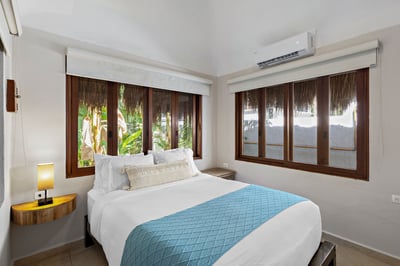 Luxury Villa Photo #47