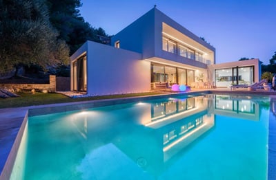 Luxury Villa Photo #2