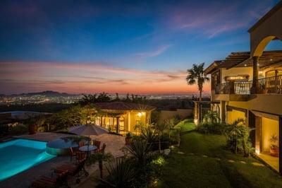 Luxury Villa Photo #13
