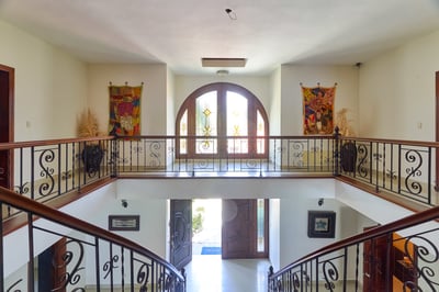 Luxury Villa Photo #12