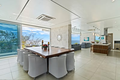 Luxury Villa Photo #23