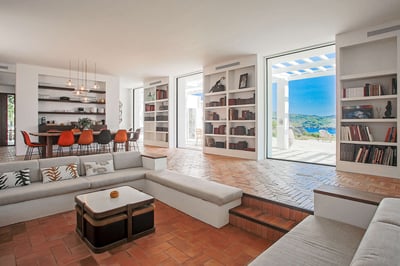 Luxury Villa Photo #12