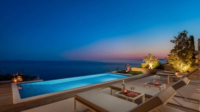 Luxury Villa Photo #16