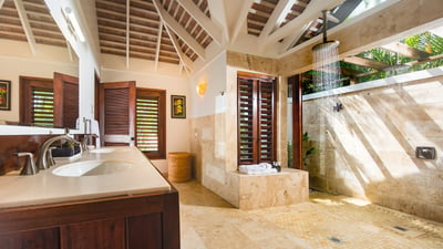 Luxury Villa Photo #20