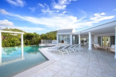 Luxury Villa Photo #6