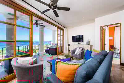 Luxury Villa Photo #3