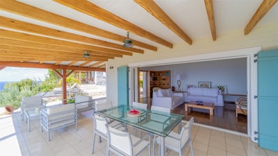 Kitchen & Dining Area